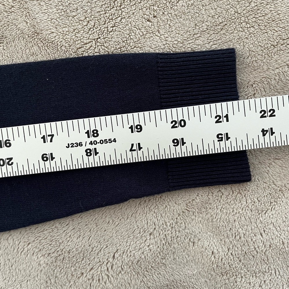 525 America Navy Crewneck Sweater Womens Size Small New Minimalist Closet Staple - Picture 11 of 12